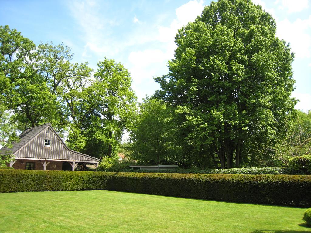 Отель Under Oaks Westmalle Экстерьер фото