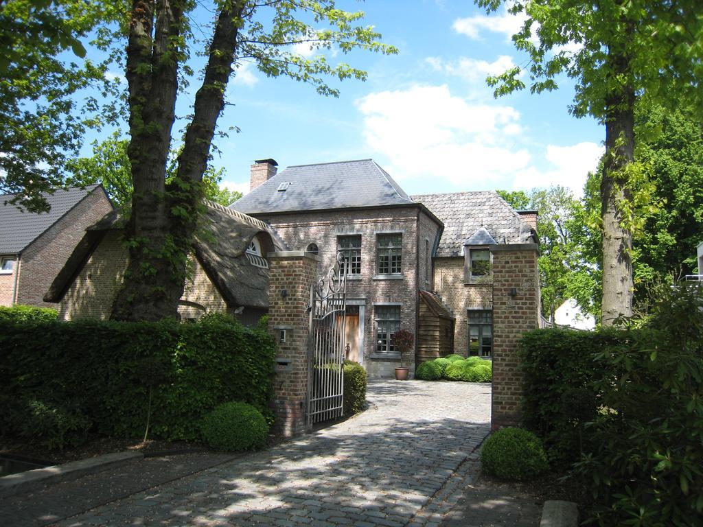 Отель Under Oaks Westmalle Экстерьер фото